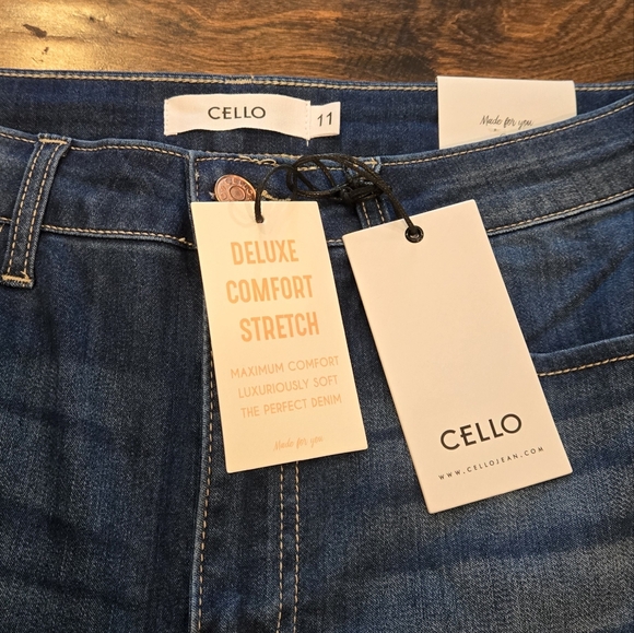 NWT Cello High Rise Crop Skinny Jeans Size 11 - Picture 2 of 13